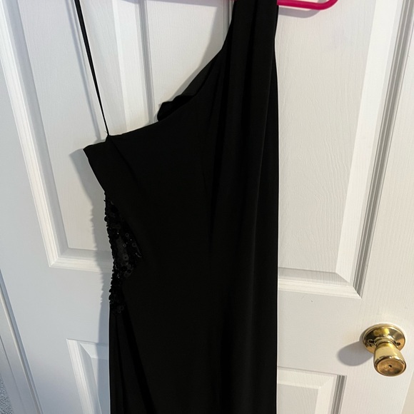 Jessica Simpson one shoulder black cocktail dress - Picture 4 of 6